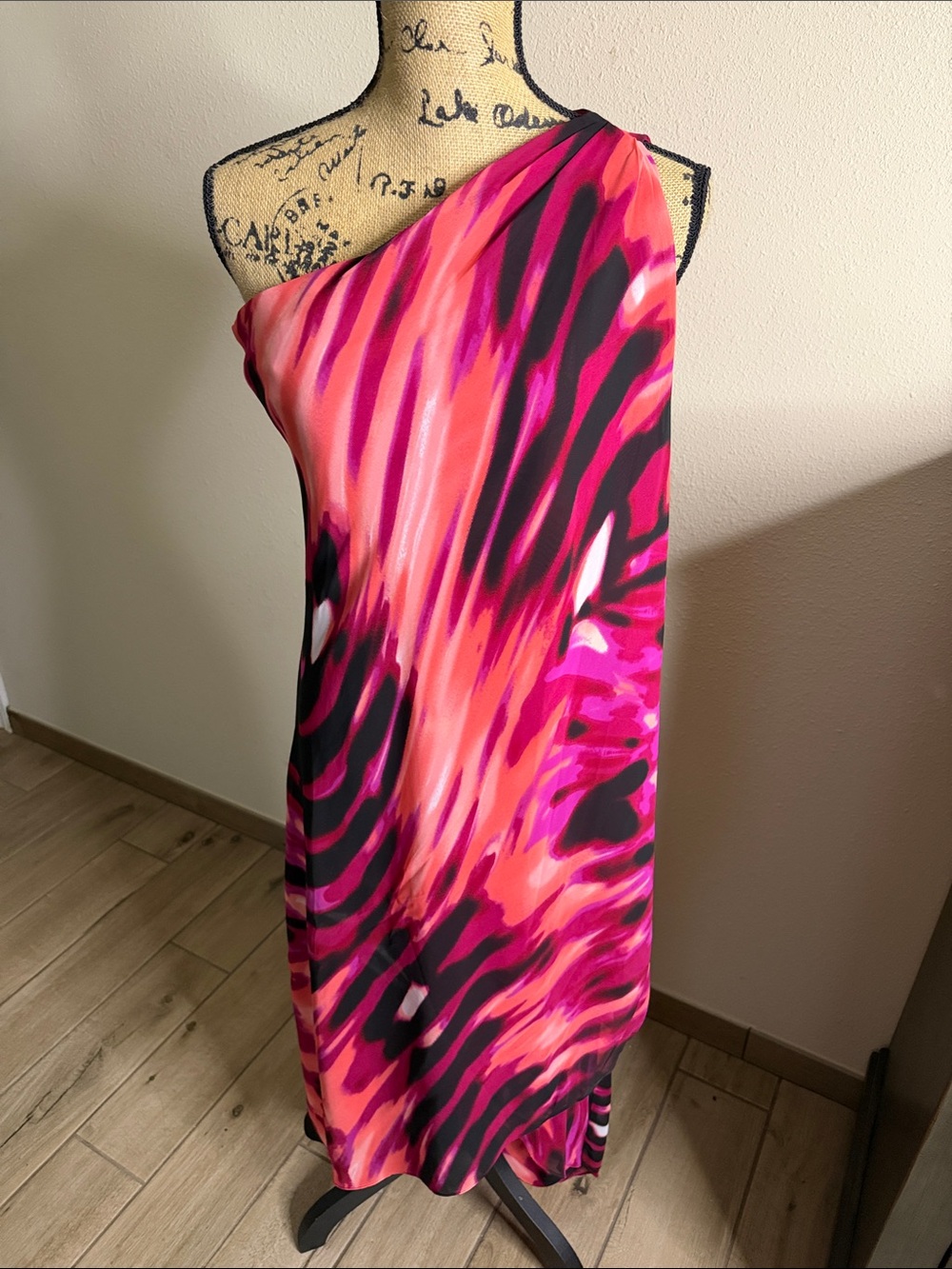 Boston Proper One-Shoulder Abstract Pink & Hot Pink Maxi Dress